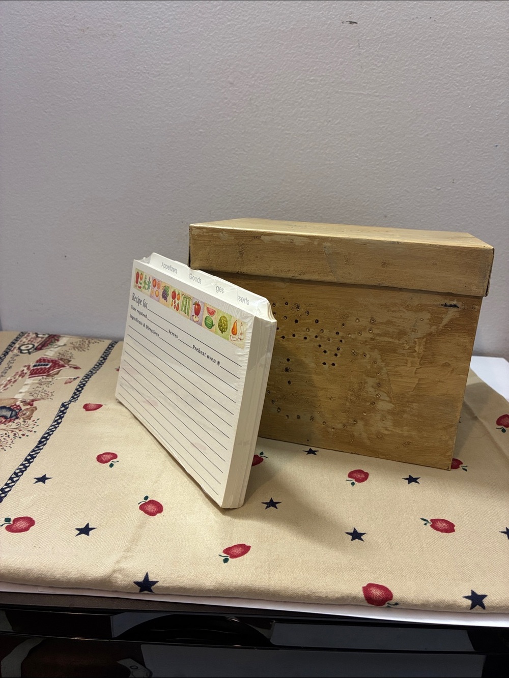 RUSTIC Metal Recipe Card Apple Themed Box with Cream Recipe Cards